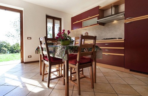 Netro Apartamento | Apartment in Netro with Balcony and Views