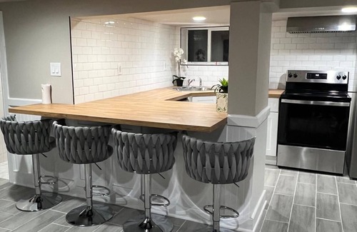 Ironbound District Apartamento | Apartment in Newark Cozy & Stylish Studio for 4.