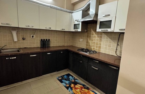 Noida Apartamento | Apartment in Noida Best Location 2BHK