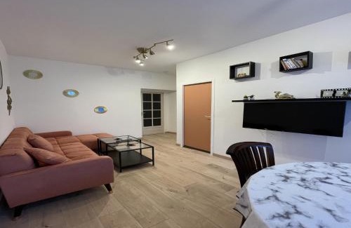 Noyen-sur-Sarthe Apartamento | Apartment in Noyen near Le Mans Circuit