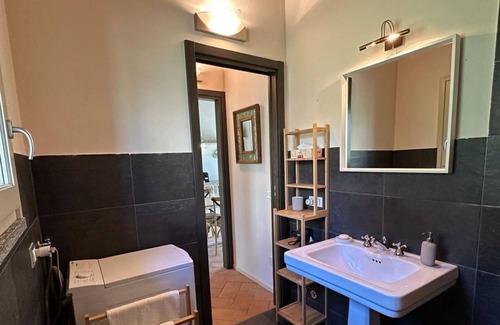 Sirone Apartamento | Apartment in Oggiono with 1 bedrooms sleeps 4