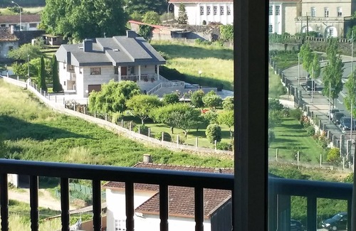 Pontevedra Condominio | Piso en Pontevedra para 5 personas: tranquilo, céntrico y soleado. WIFI 300 Mb