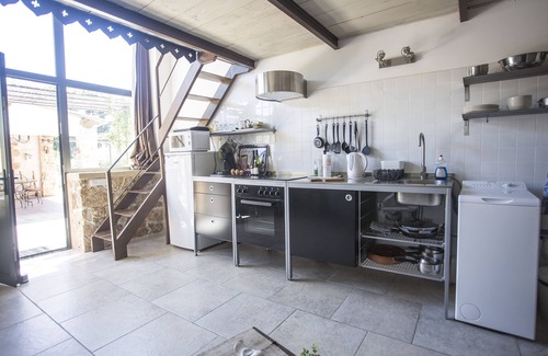 Grans Otro | Apartamento en casa de campo provenzal con piscina