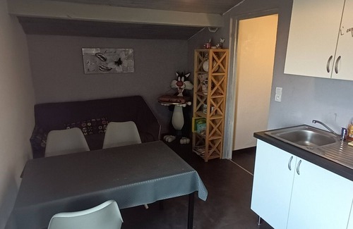Rougiers Apartamento | Apartment in Provence Verte