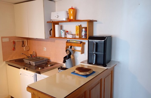 Murat-le-Quaire Apartamento | Apartment in residence facing Puy de Sancy