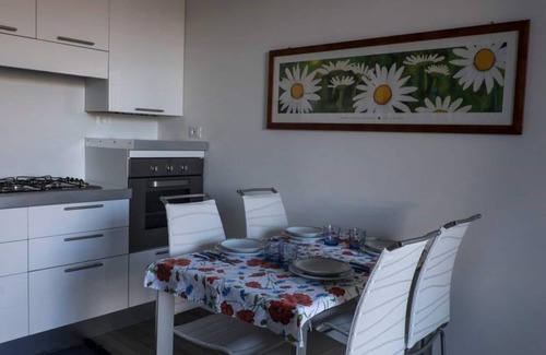 Montioni Apartamento | Apartamento en residencia con jardín privado y piscina para adultos y niños y tenis.