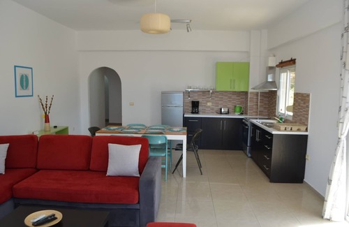 Qender Apartamento | Apartamento en Saranda con vistas al mar