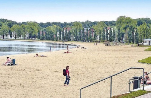 Raben Steinfeld Apartamento | Apartamento en Schwerin con tienda de bicicletas