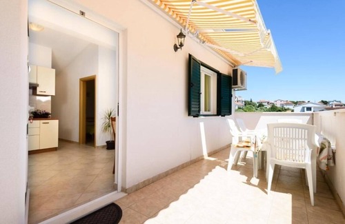 Seget Vranjica Apartamento | Apartamento en Seget Vranjica con Seaview, Balcón, Acondicionador, WIFI (5142-2)