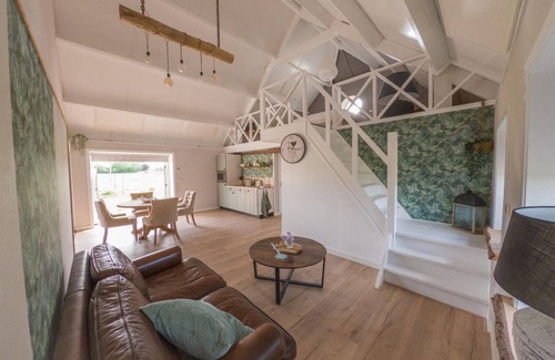 De Bus Casa | Vida costera con impresionantes vistas al mar