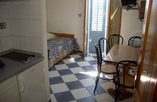 Sucuraj Apartamento | Apartamento en Sućuraj con Seaview, Balcón, Acondicionador, WIFI (3560-1)