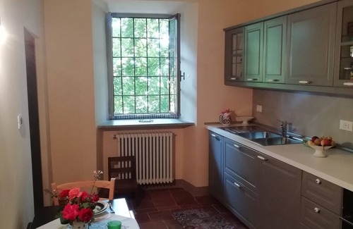 Robella Apartamento | Apartamento en el castillo de Robella en las verdes colinas de Monferrato.