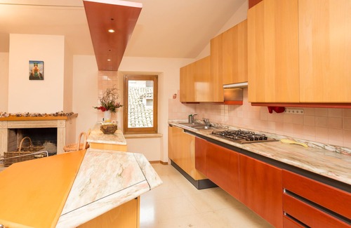 Assisi Apartamento | ASIS CENTRO DE LUZ APP. TERRAZA Y CHIMENEA.