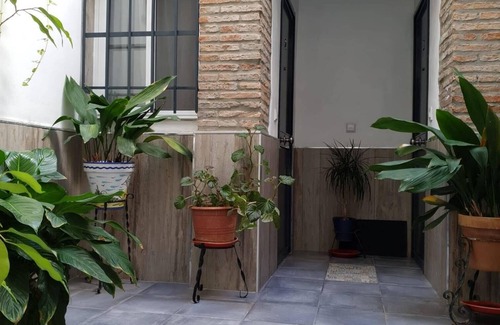 Fontanal-Maria Auxiliadora-Carretera de Carmona Apartamento | Apartamento en el Fontanal, Casa- Patio de vecinos