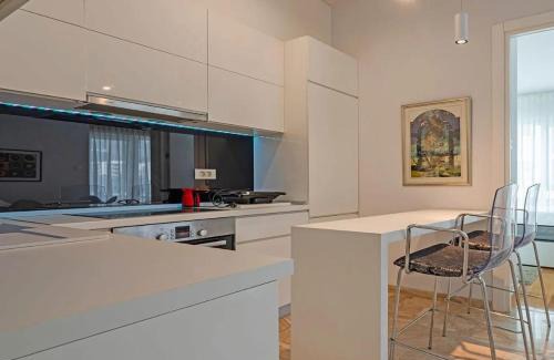 Budva Apartamento | Apartment in the luxury hotel near beach