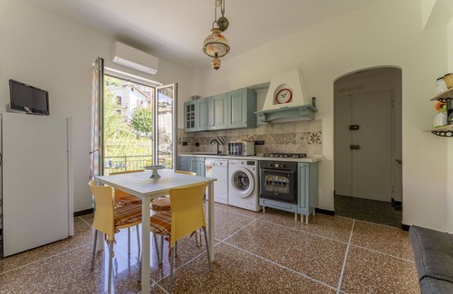 Uscio Apartamento | Apartment in Uscio with 2 bedrooms sleeps 4