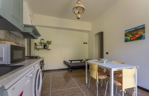 Uscio Apartamento | Apartment in Uscio with 2 bedrooms sleeps 4