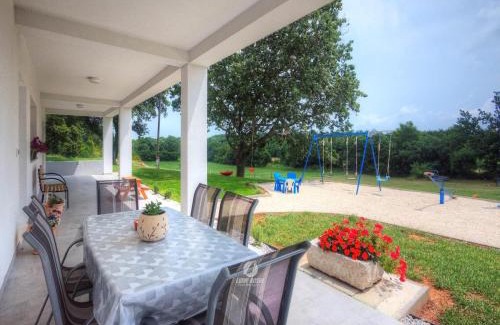 Valtura Apartamento | Apartment in Valtura with Family-Friendly Yard