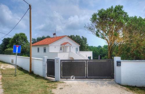 Valtura Apartamento | Apartment in Valtura with Family-Friendly Yard