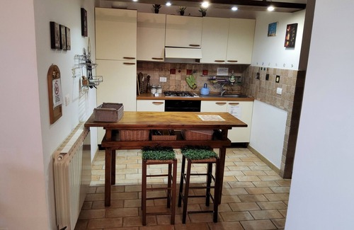 Cerveteri Villa | Apartamento en villa, amplio jardín, piscina, spa, cerca del mar de Roma