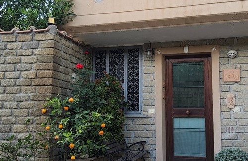 Cerveteri Villa | Apartamento en villa, amplio jardín, piscina, spa, cerca del mar de Roma