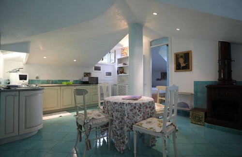 Lerici Apartamento | Apartment in villa + large garden with beach and golf at 50 mt