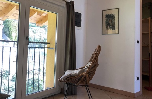 Albate Apartamento | Apartamento en villa para 4 personas, aire acondicionado, estacionamiento, lavandería.