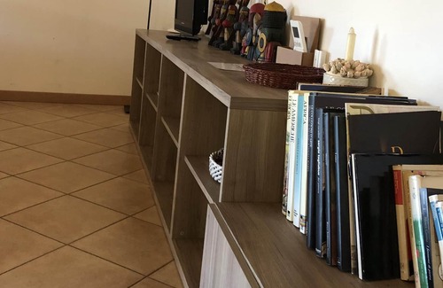 Albate Apartamento | Apartamento en villa para 4 personas, aire acondicionado, estacionamiento, lavandería.