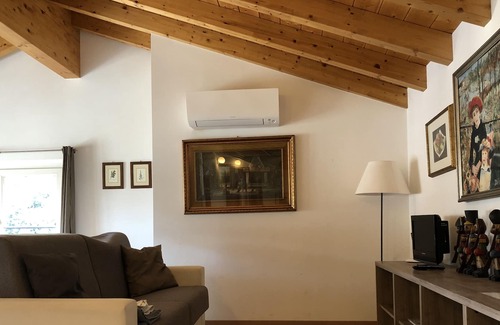 Albate Apartamento | Apartamento en villa para 4 personas, aire acondicionado, estacionamiento, lavandería.