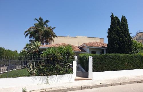Carosino Apartamento | Apartment in villa with pool