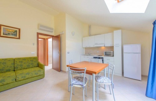 Viserbella Apartamento | Apartamento de tres habitaciones para 6 personas, 1 baño, vista al mar.