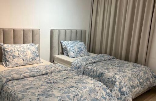 Abu Dhabi Apartamento | شقه 2BHK في ووترإج اطلاله على القناه و حوض السباحه