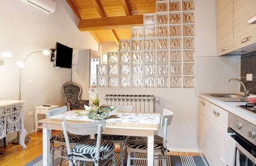 Piazza Apartamento | Apartamento 'Incantevole Loft' con balcón, Wi-Fi y aire acondicionado