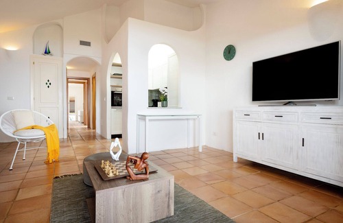 Pantogia Apartamento | Apartamento "Infinite Blue Porto Cervo" con vistas al mar, piscina compartida y Wi-Fi