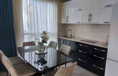 Batumi Apartamento | apartment is available for rent on the seaside, has security. call 574111175