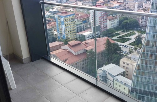 Batumi Apartamento | apartment is available for rent on the seaside, has security. call 574111175
