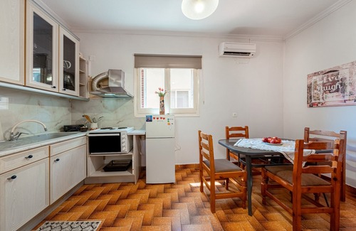 Kavos Apartamento | Apartamento 'Ismini' con piscina compartida, Wi-Fi y aire acondicionado