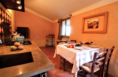 Castiglione del Lago Apartamento | Apartamento cerca del Lago Trasimeno con piscina