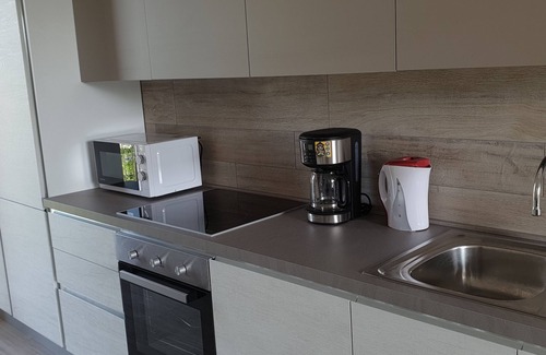 Desenzano del Garda Apartamento | APARTAMENTO ESMERA SUPERIOR 2 HABITACIONES Y 2 BAÑOS