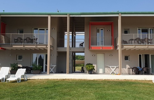 Desenzano del Garda Apartamento | APARTAMENTO ESMERA SUPERIOR 2 HABITACIONES Y 2 BAÑOS