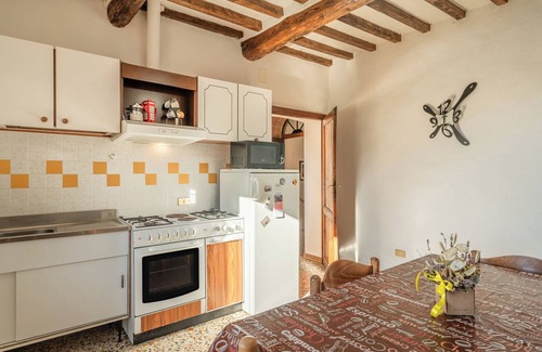 San Marcello Piteglio Apartamento | Apartamento 'Casa Claire' con vistas a la montaña, terraza privada y jardín privado