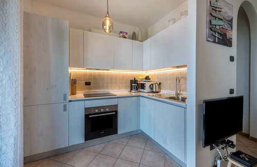 San Zeno di Montagna Apartamento | Apartamento 'Casa Bel Bosco' sobre el Lago de Garda con piscina climatizada, terraza y Wi-Fi