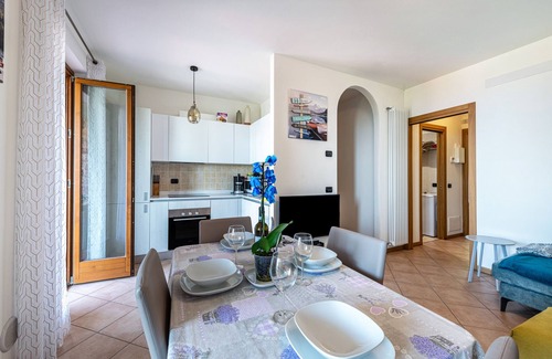 San Zeno di Montagna Apartamento | Apartamento 'Casa Bel Bosco' sobre el Lago de Garda con piscina climatizada, terraza y Wi-Fi