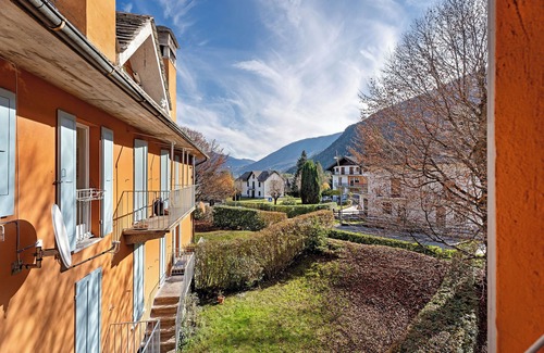 Santa Maria Maggiore Apartamento | Apartment 'Il Casale Rosa Di Santa Maria' with Private Garden and Balcony
