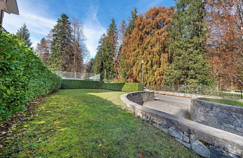 Santa Maria Maggiore Apartamento | Apartment 'Il Casale Rosa Di Santa Maria' with Private Garden and Balcony
