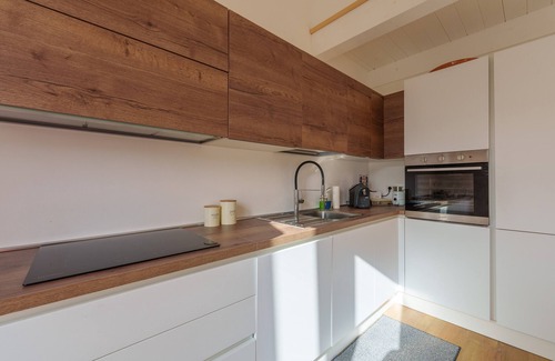 Santa Teresa di Gallura Apartamento | Apartamento 'Casa elegante en el centro' con balcón, Wi-Fi y aire acondicionado