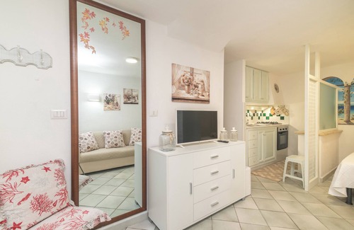 Santa Teresa di Gallura Apartamento | Apartamento 'Bilo Nina' con jardín privado y aire acondicionado