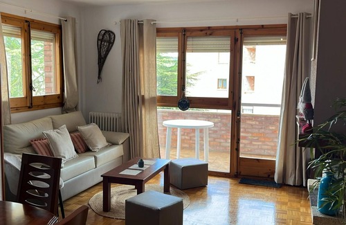 Jaca Apartamento | Apartment Jaca, 3 bedrooms, 7 persons