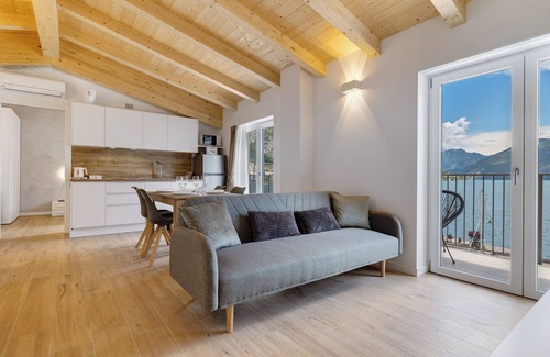 Limone sul Garda Apartamento | Apartamento 'Jacky's 2' con vistas al lago, Wi-Fi y aire acondicionado