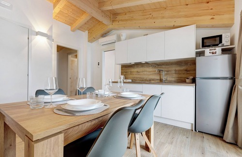 Limone sul Garda Apartamento | Apartamento 'Jacky's 2' con vistas al lago, Wi-Fi y aire acondicionado